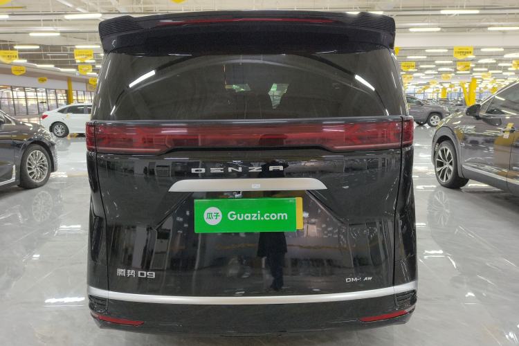 Used Denza D9 2022 DM-i 970 Four-Wheel Drive Flagship Model
