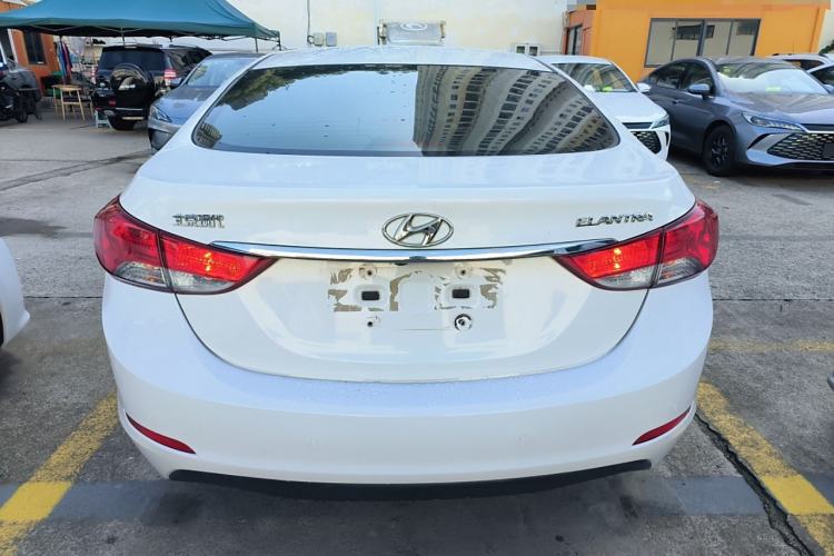 Used Hyundai Elantra 2015 1.6L Automatic Luxury Model
