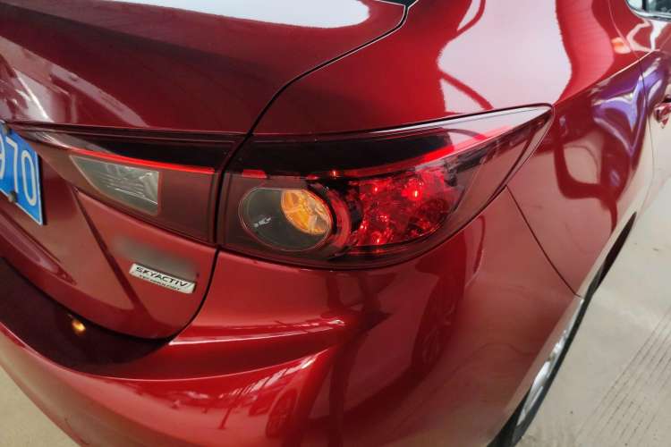 Used Mazda Mazda 3 Axela 2016 Sedan 1.5L Automatic Comfort Model
