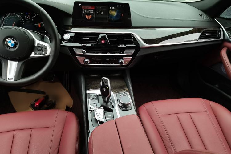 Used BMW 5 Series 2018 Restyled 530Li Leading Edition M Sport Package
