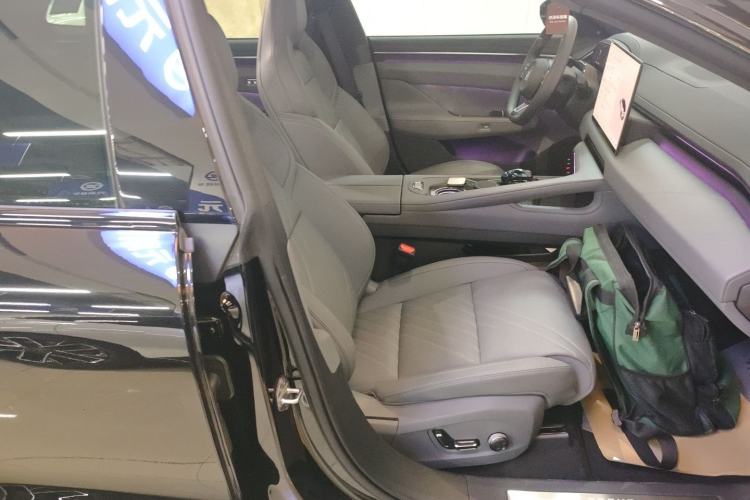 Used Zeekr 001 2025 ME Version 100 kWh All-Wheel Drive