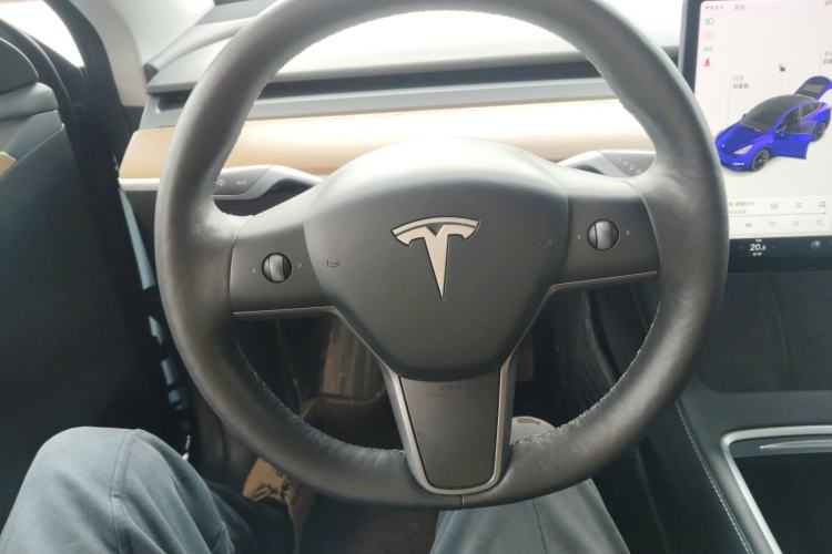 Used Tesla Model Y 2021 Long-Range All-Wheel-Drive Version
