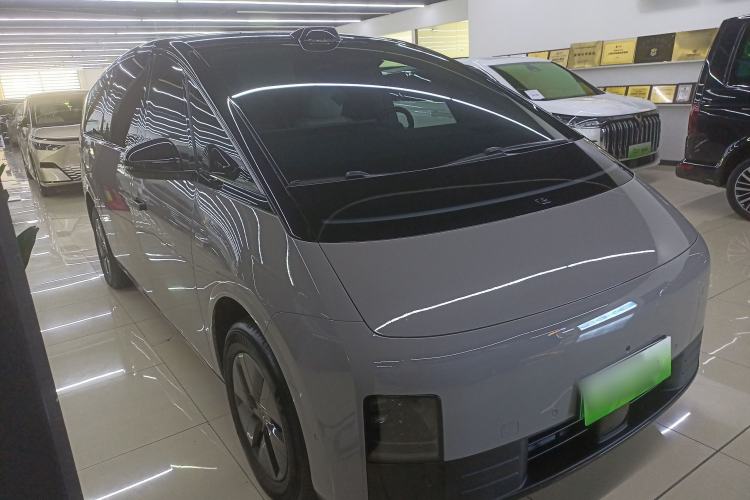 Used Li Auto MEGA 2024 Ultra Model

