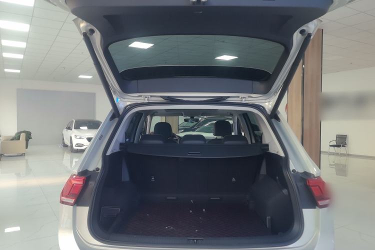 Used Volkswagen Tiguan L 2021 330TSI Automatic Two-Wheel Drive R-Line Enhanced Edition
