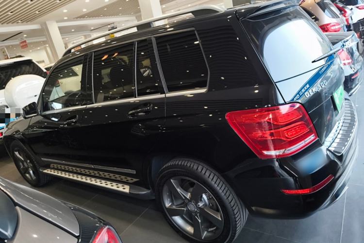 Used Mercedes-Benz GLK-Class 2013 GLK 300 4MATIC Dynamic Sunroof Model
