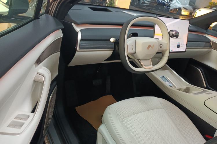 Used ONVO L60 2024 60 kWh All-Wheel Drive
