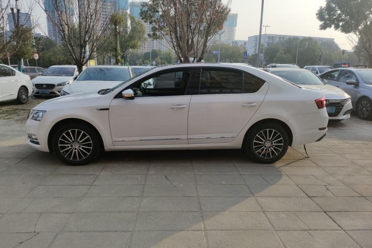 Used Skoda Octavia 2019 TSI230 DSG SmartDrive Luxury Edition China VI
