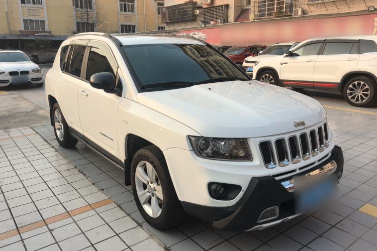 Used  Compass 2014 Revised Version 2.0L Two-Wheel Drive Entry-Level Edition
