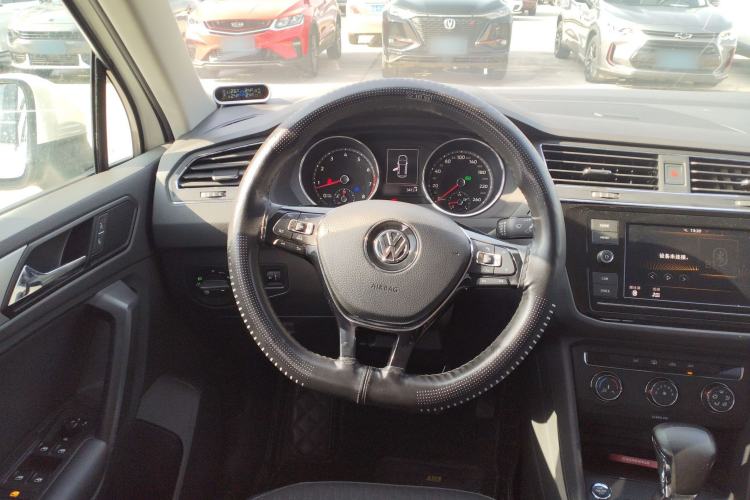 Used Volkswagen Tiguan L 2017 330TSI Automatic Two-Wheel Drive Luxury Edition