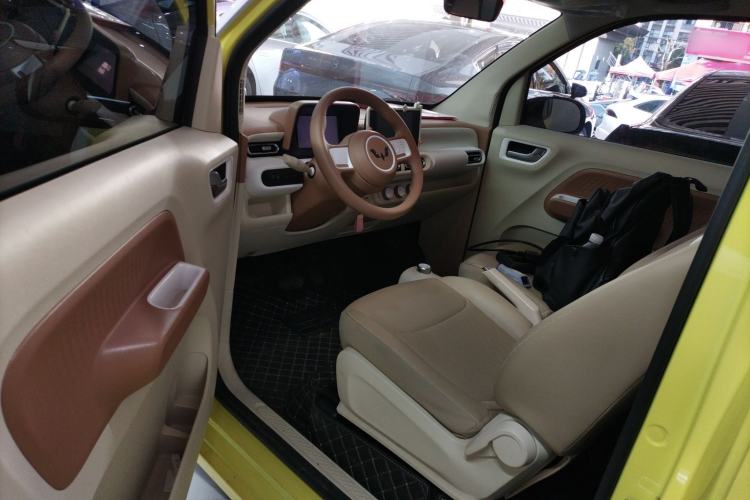 Used Wuling Hongguang MINIEV 2024 3rd Generation 215km Advanced Version
