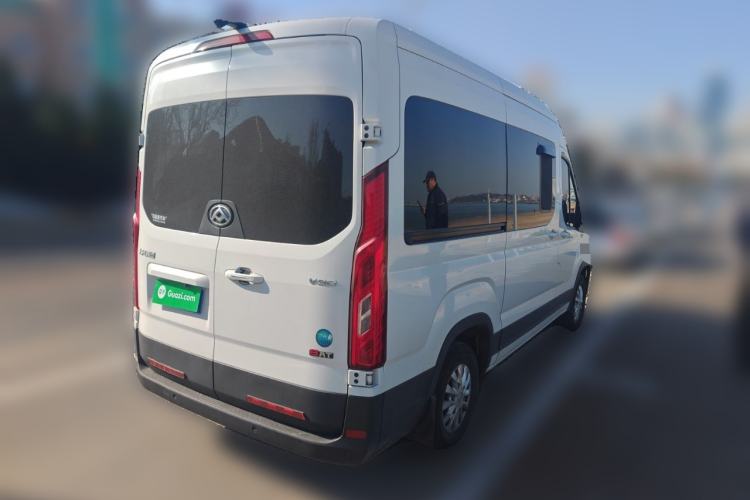 Used SAIC MAXUS Xintu V90 2024 ZhiJie 2.0T Automatic Rear-Drive Long-Wheelbase High-Roof Model with Single Rear Tire Available in 6/7-Seater Configurations
