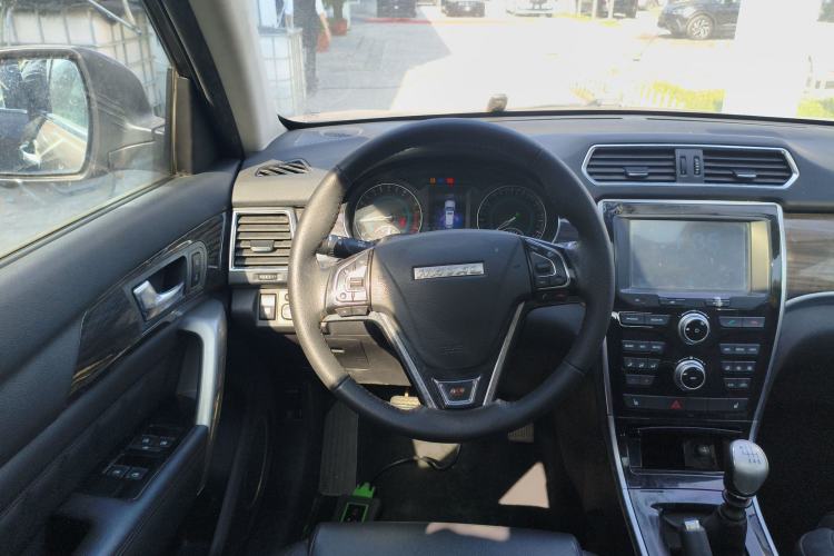 Used Haval H2 2016 Red Label 1.5T Manual Two-Wheel Drive Elite Model
