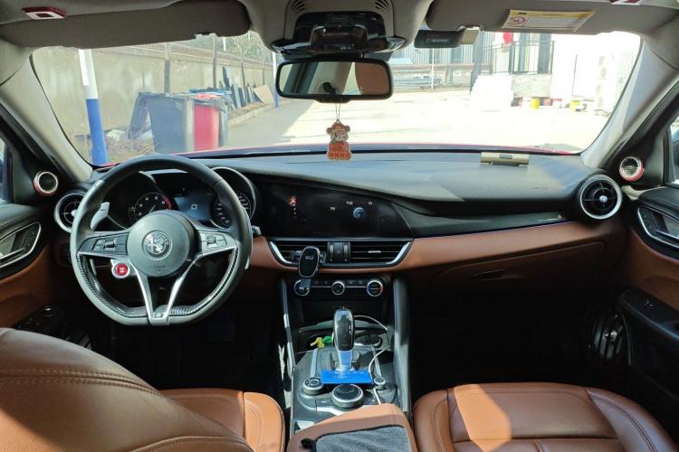 Used Alfa Romeo Giulia 2017 2.0T 280HP Luxury Edition
