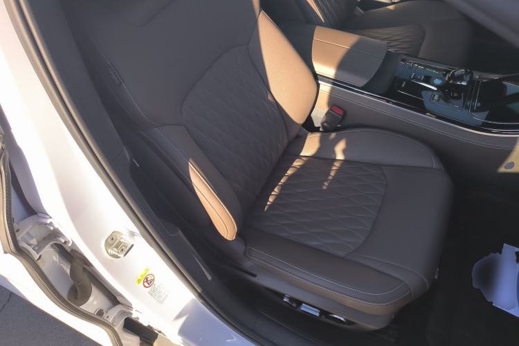 Used BYD Han 2022 EV Genesis Edition 715KM Front-Wheel-Drive Prestige Model
