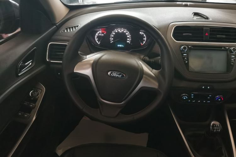 Used Ford Escort 2015 1.5L Manual Fashion Edition
