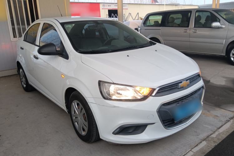 Used Chevrolet Aveo Sonic 2014 Sedan 1.4SL MT Comfort Edition

