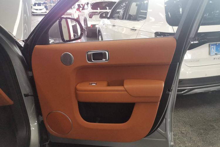 Used Li Auto L8 2023 Pro Model
