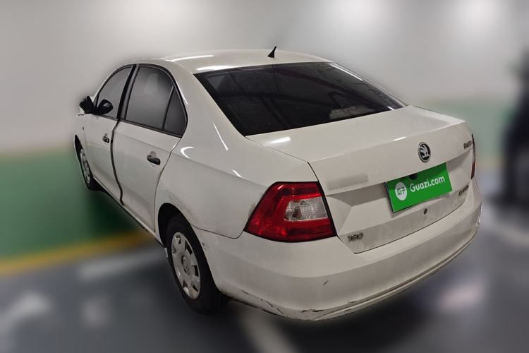 Used Skoda Rapid 2016 1.6L Manual Front-Wheel-Drive Version
