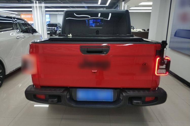 Used  Gladiator 2022 3.6L Pioneer Edition
