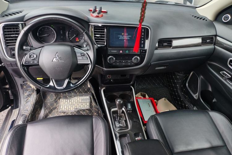 Used Mitsubishi Outlander 2019 2.0L Two-Wheel Drive Comfort Edition 5 Seats China VI Standard