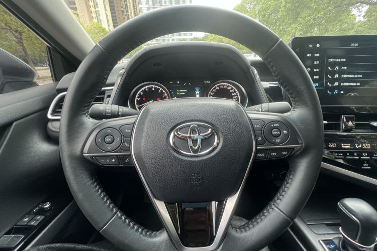 Used Toyota Camry 2021 2.0G Luxury Edition
