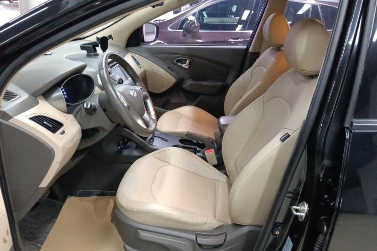 Used Hyundai ix35 2013 2.0L Automatic Two-Wheel Drive Smart GLS China IV Standard