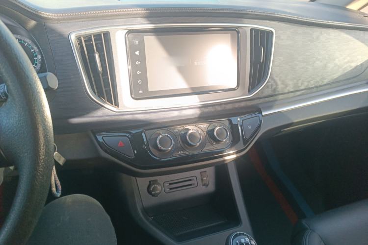 Used FORTHING Lingzhi 2022 Striving Version M5L 1.6L Luxury 7-Seater