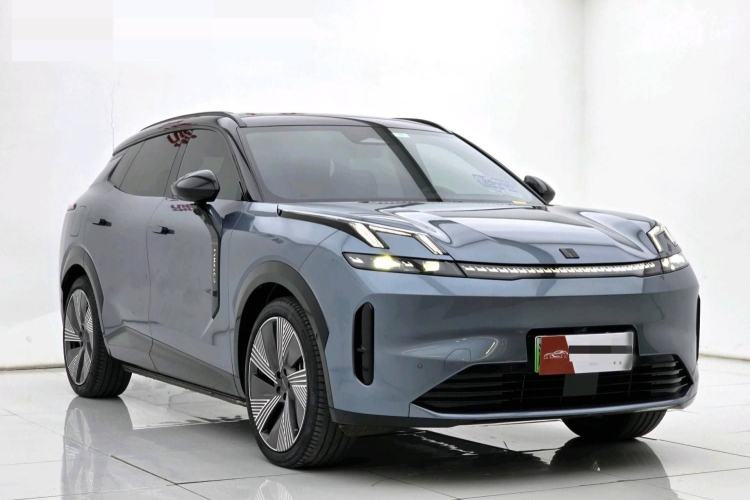 Used Lynk & Co 08 EM-P 2025 220 km All-Wheel-Drive Performance Halo