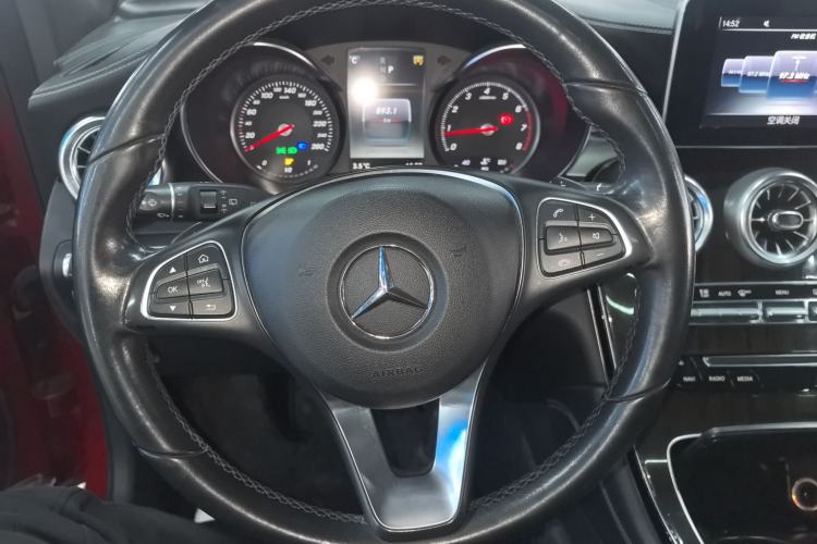 Used Mercedes-Benz GLC 2017 GLC 260 4MATIC Luxury Model