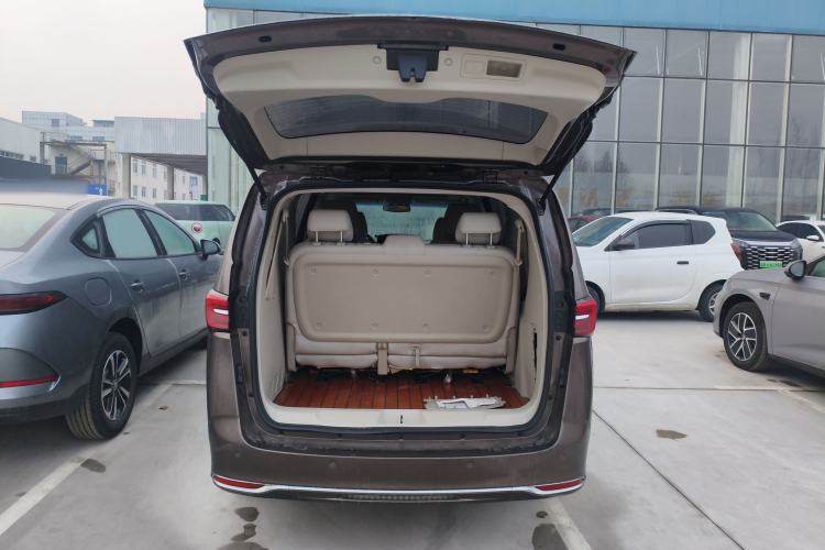 Used Buick GL8 2021 Land Cruiser Executive Class 652T Comfort Model
