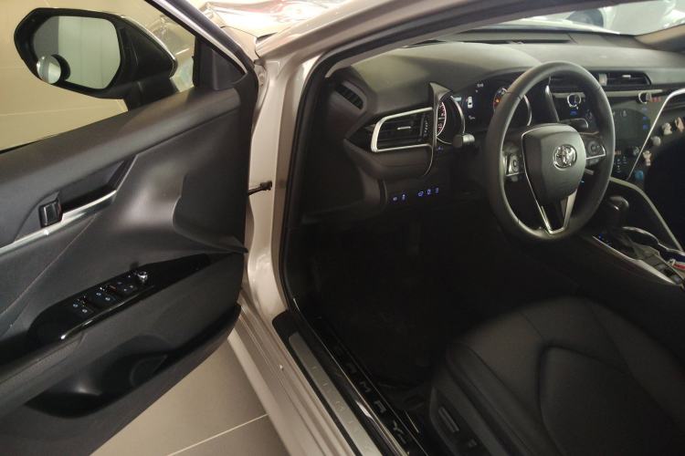 Used Toyota Camry 2019 2.0G Luxury Edition China VI Standard
