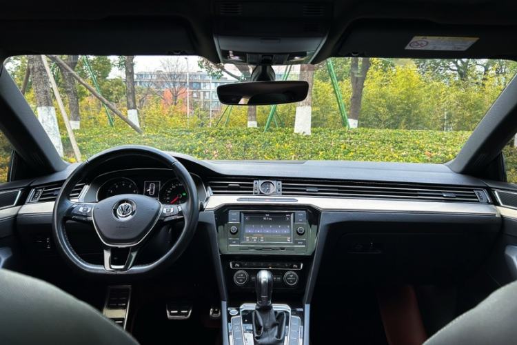 Used Volkswagen FAW-Volkswagen CC 2019 330TSI Huayan Edition China VI
