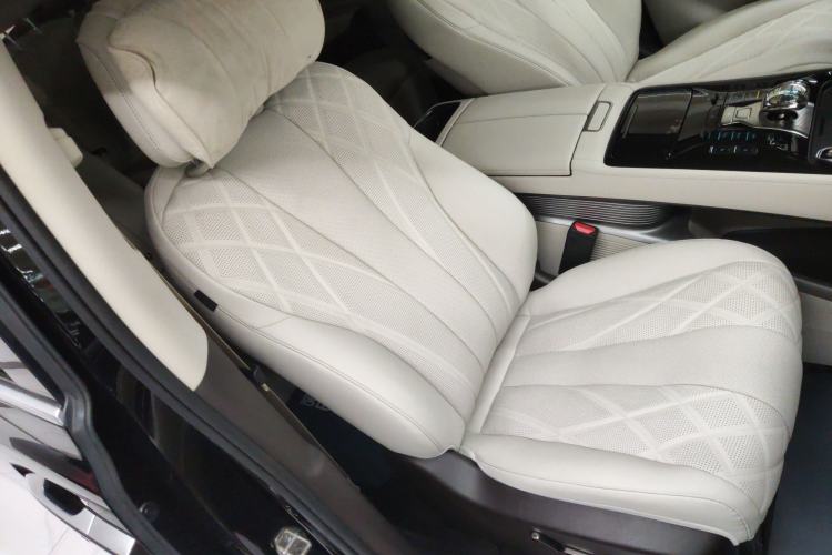 Used Denza D9 2025 DM-i Smart Drive 1020 Four-Wheel Drive Premium Model