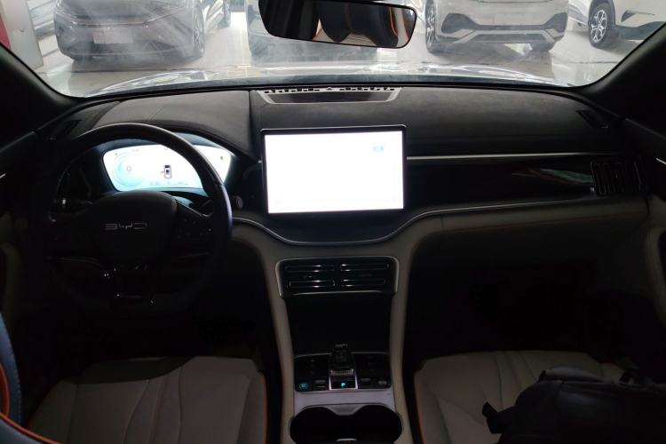 Used BYD Song PLUS New Energy 2023 Champion Edition EV 520KM Prestige Model
