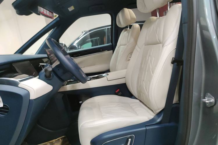 Used Zeekr 009 2024 Six-Seat Executive Version 4WD 108 kWh
