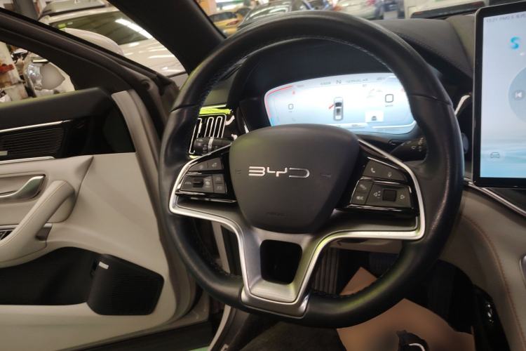 Used BYD Song PLUS New Energy 2023 Champion Edition EV 605KM Flagship PLUS