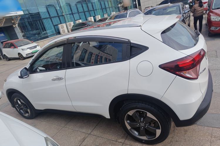 Used Honda Vezel 2015 1.8L CVT 2WD Luxury Model