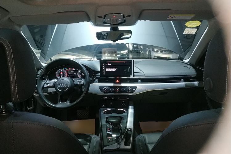 Used Audi A4L 2020 40 TFSI Fashionable and Elegant Model
