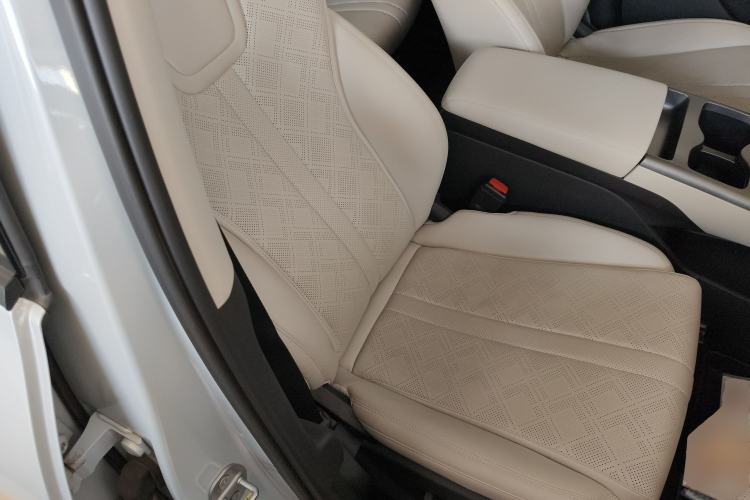 Used BYD Yuan UP 2025 Intelligent Driving Version 401 km Beyond-Range Edition
