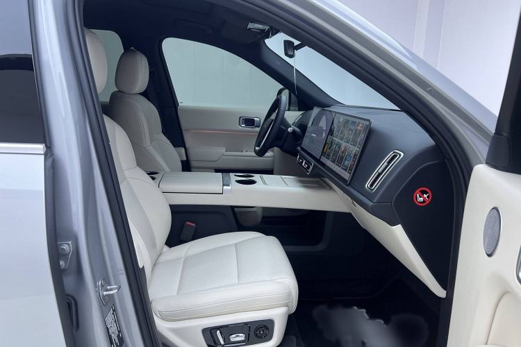 Used Li Auto L9 2022 Max model
