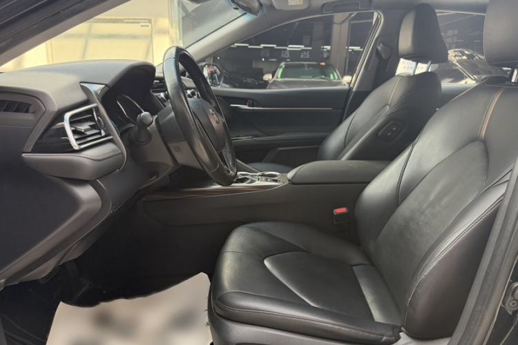 Used Toyota Camry 2019 2.5G Luxury Edition China VI Standard
