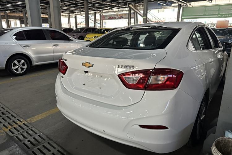 Used Chevrolet Cruze 2018 320 Automatic Pioneer Sunroof Edition