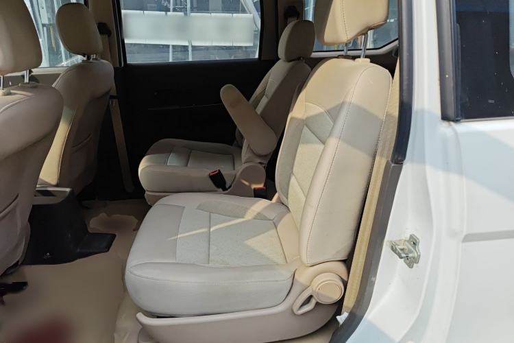 Used Wuling Hongguang 2014 1.5L S Standard Version
