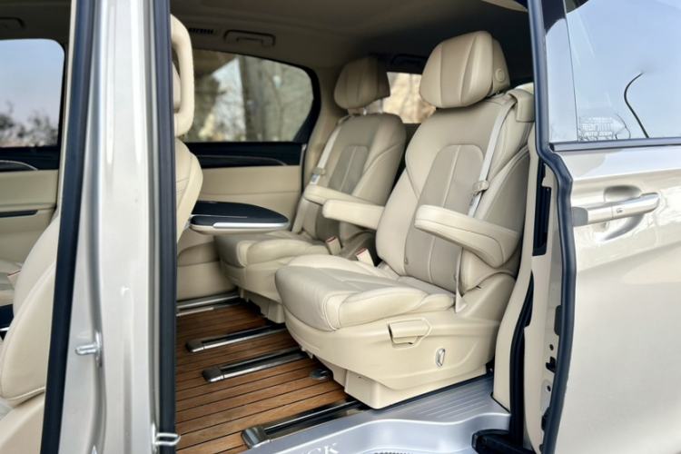 Used Buick GL8 2022 ES Landtrek 653T Luxury Edition