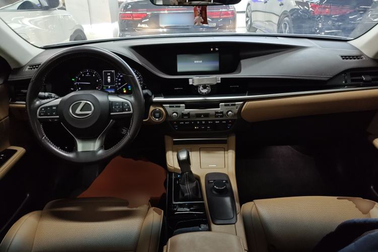 Used Lexus ES 2015 200 Elite Edition
