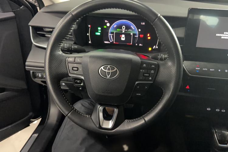 Used Toyota Camry 2024 Dual-Motor 2.0 HGVP Luxury Edition