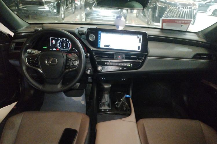 Used Lexus ES 2022 200 Excellence Edition
