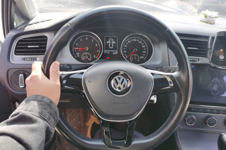 Used Volkswagen Golf 2016 1.6L Automatic Comfort Model
