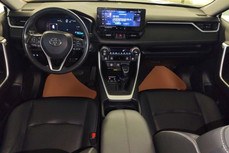 Used Toyota RAV4 2023 2.0L CVT Two-Wheel Drive Fashion Plus Edition
