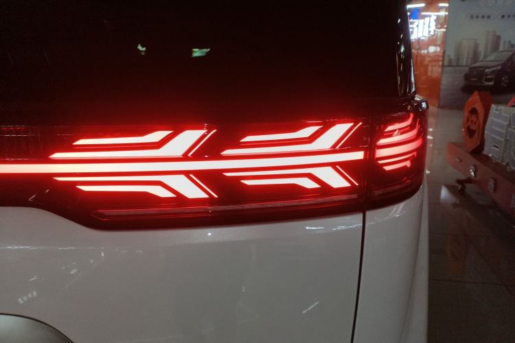 Used Denza D9 2024 DM-i 980 Four-Wheel Drive Flagship Model